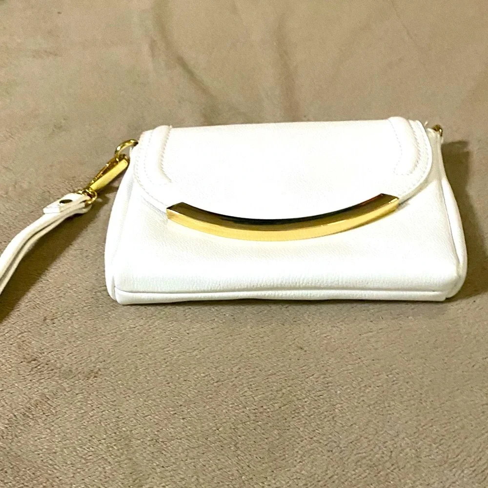 White Clutch/Wristlet NEW